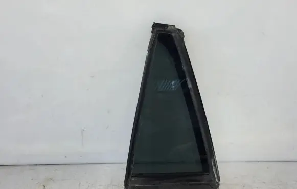 Rear vent window glass