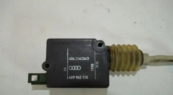 Audi A3 S3 8L Central locking motor 4B9962115