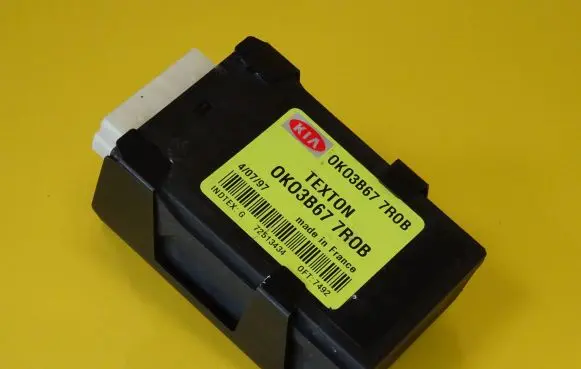 KIA Sportage Immobilizer control unit/module 0K03B677R0B