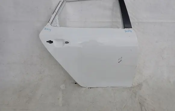KIA Ceed Rear door