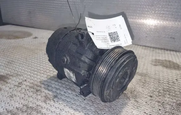Opel Vivaro Air conditioning (A/C) compressor (pump) 7700105765