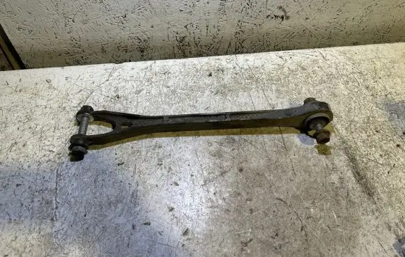 Chrysler 300C Rear control arm