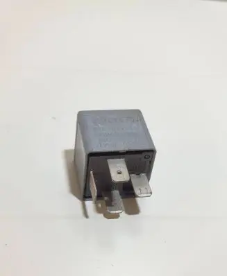 Audi A8 S8 D2 4D Other relay 8D0951253A V23134B52X301 PA66GF25