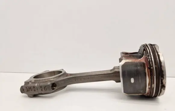 Mercedes-Benz CLA C118 X118 Piston with connecting rod A2820301500 120104449R