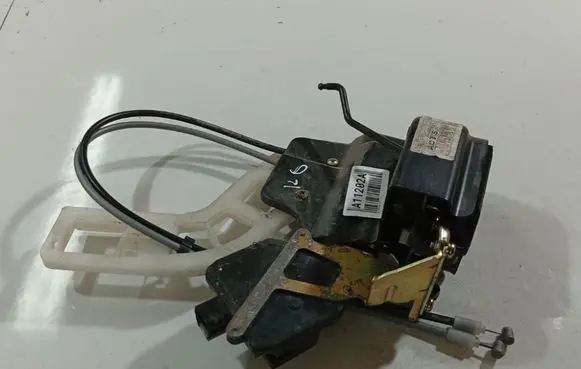 KIA Sportage Rear door lock 
