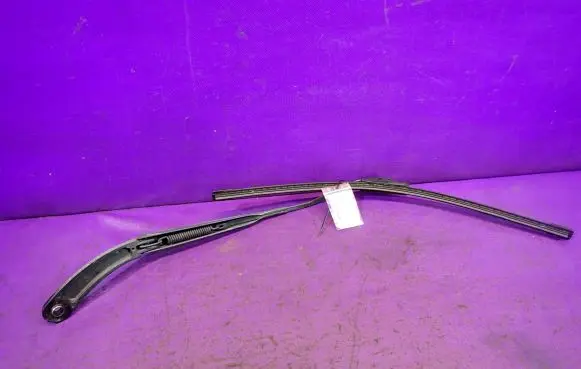 Renault Megane II Front wiper blade arm 8200036916D