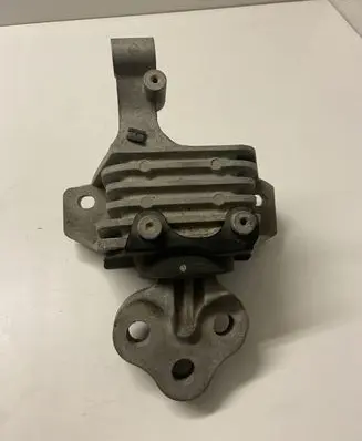 Jeep Cherokee Gearbox mount P68190606AE 68190606AE
