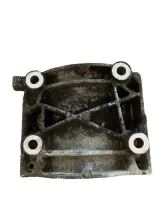 Honda Accord Engine mounting bracket