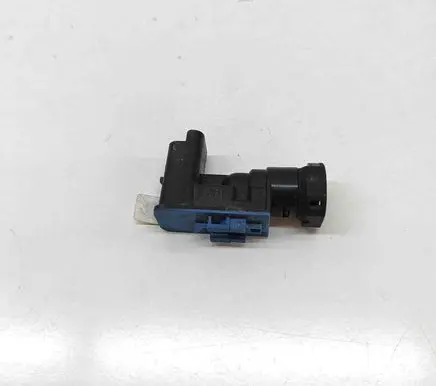 Peugeot 2008 II Engine mount vacuum valve 9677783780