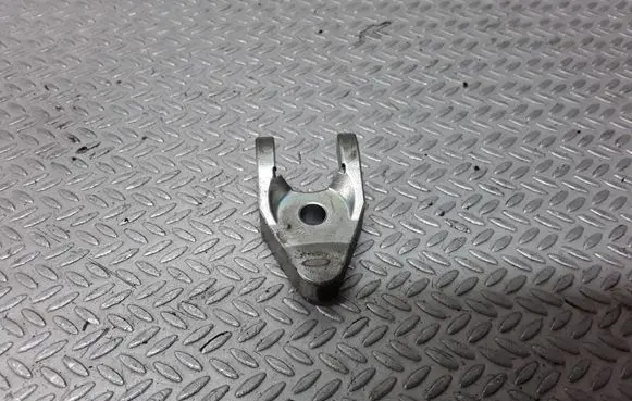 Toyota Avensis T250 Fuel Injector clamp holder