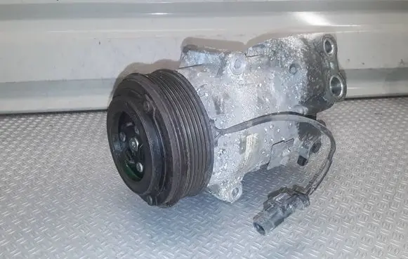Chevrolet Cruze Air conditioning (A/C) compressor (pump) 557805030