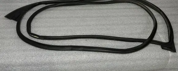Audi Q7 4L Front door rubber seal 4L0837912
