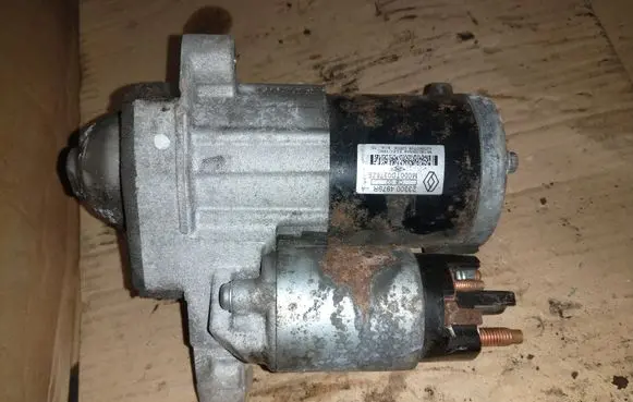 Nissan Qashqai Starter motor 233004979R