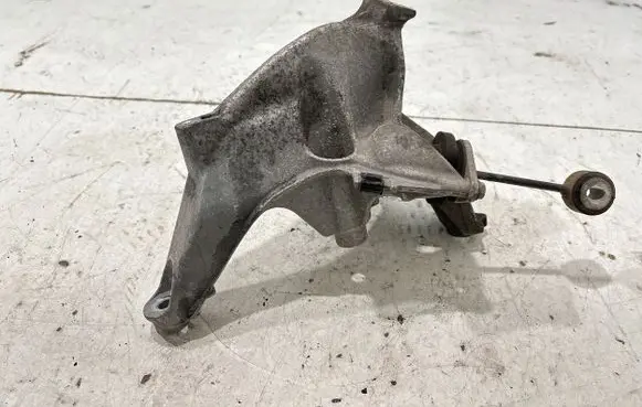 Audi A4 S4 B9 Engine mounting bracket 4M0199307AD