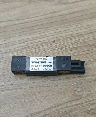 Volvo V70 Airbag deployment crash/impact sensor 8622365 003939 270802