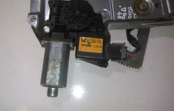 Opel Tigra A Front door window regulator motor 90534566 0130821655