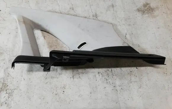 Mercedes-Benz B W245 (C) pillar trim A1696900453