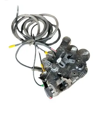 Renault Trafic II (X83) Front door lock 8200020185
