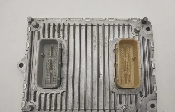 Chrysler Pacifica Engine control unit/module 68330922AB