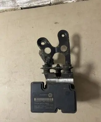 Volkswagen Caddy ABS Pump 2K0907379A