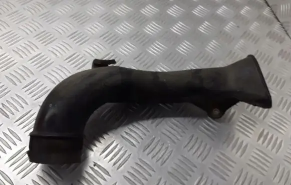 Toyota Corolla E120 E130 Air intake hose/pipe 17751-0N010