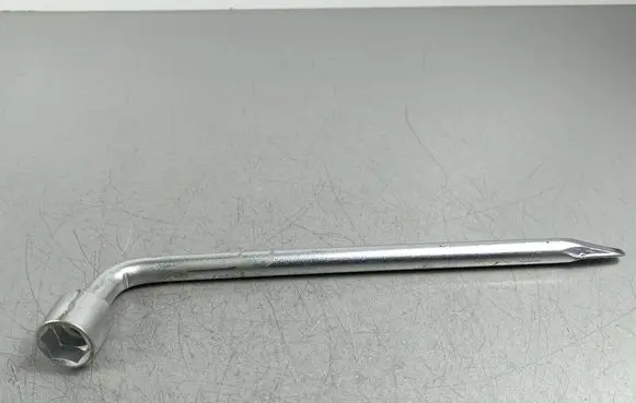Toyota GR 86 Wheel nut wrench 