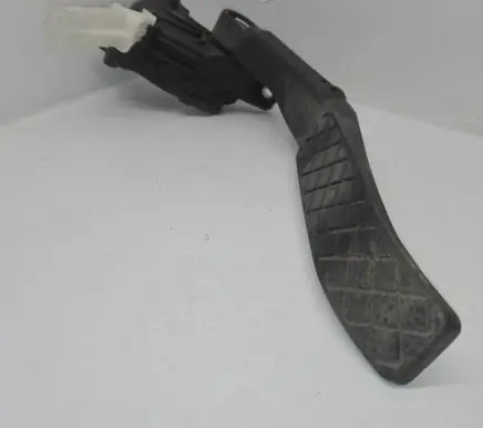 Volkswagen Touareg I Accelerator throttle pedal 7L0723507B 6PV00802624