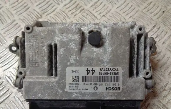 Peugeot 108 Engine control unit/module 896610H440 0261S12197