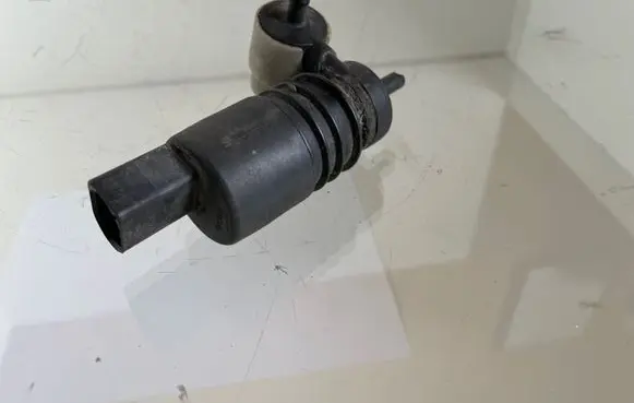 Audi A4 S4 B5 8D Windscreen/windshield washer pump