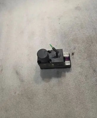 Audi A4 S4 B5 8D Central locking vacuum pump 4A0862257J
