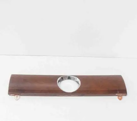 Dashboard glove box trim