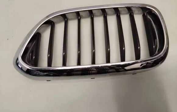 BMW 5 G30 G31 G38 Front bumper upper radiator grill 8070471 7473700 7473701