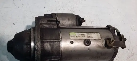 Volkswagen PASSAT B5.5 Starter motor 068911024E D7R33