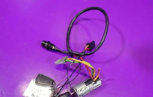 Opel Movano A Ignition lock 