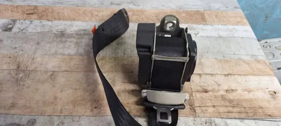 Rear seatbelt