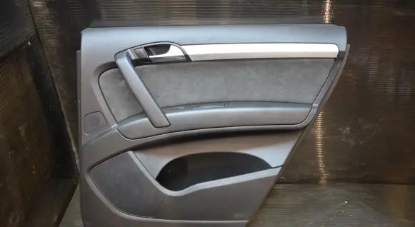 Audi Q7 4L Rear door card panel trim 4L0867306B