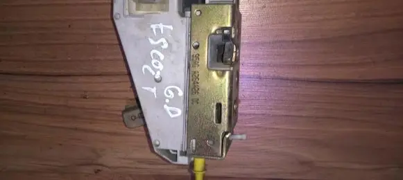 Ford Escort Rear door lock 95aga264a26dc