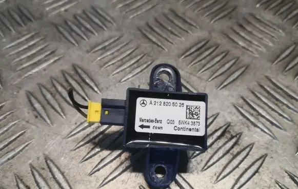 Mercedes-Benz E W212 Airbag deployment crash/impact sensor 2128205026 A2128205026