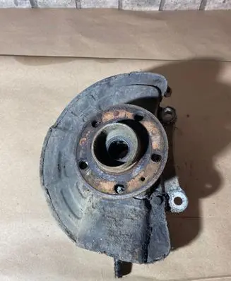 Front wheel hub