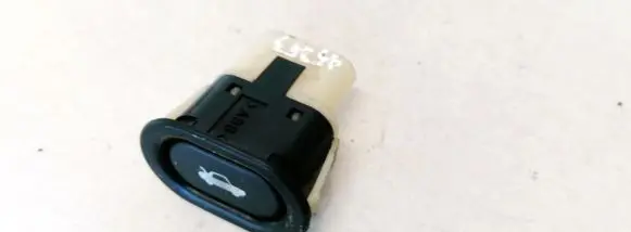 Tailgate opening switch