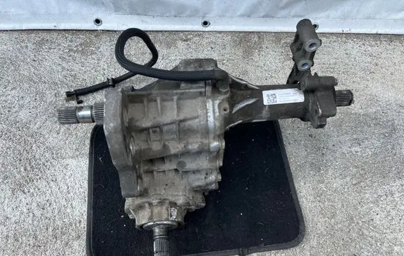 Opel Insignia B Gearbox transfer box case 84309469
