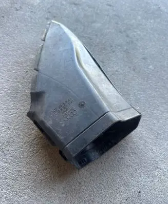 Audi A6 S6 C6 4F Air intake duct part 4F0129618