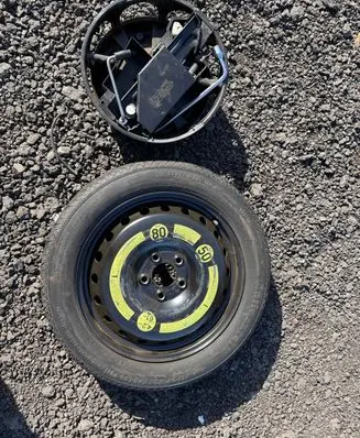 Mercedes-Benz E W212 R17 spare wheel