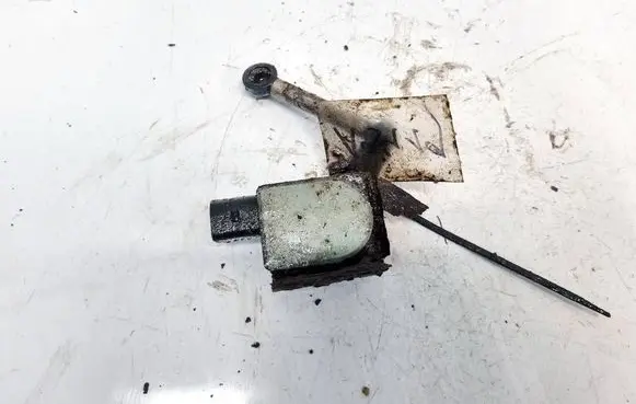 Skoda Octavia Mk2 (1Z) Front height sensor lever 1T0907503