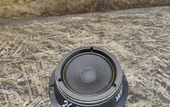Jaguar XK8 - XKR Front door speaker LJA4140BA