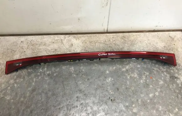 Tailgate rear/tail lights