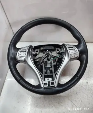 Nissan X-Trail T32 Steering wheel