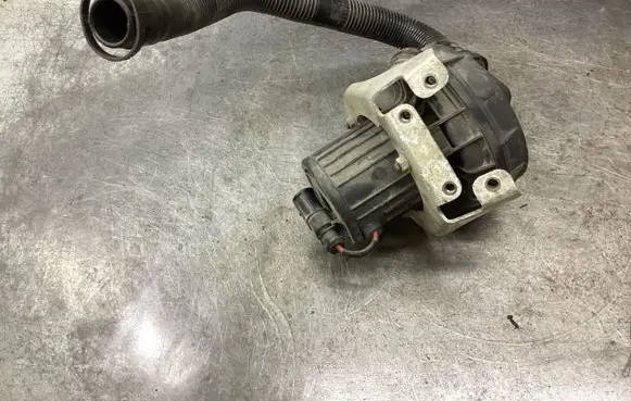 Audi A8 S8 D3 4E Secondary air pump 06A959253B 72273803