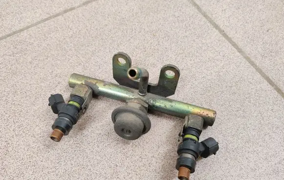 Fuel injectors set