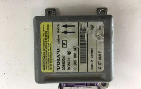 Volvo S70 V70 V70 XC Airbag control unit/module 0285001147 30611294 971770981F